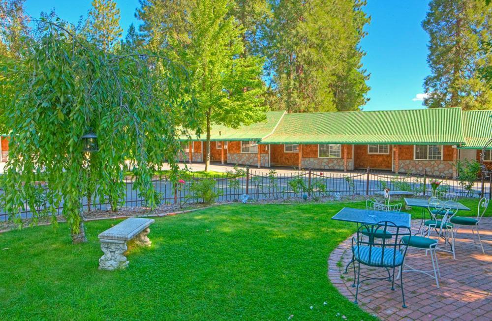Strawberry Valley Inn Маунт-Шаста Екстер'єр фото